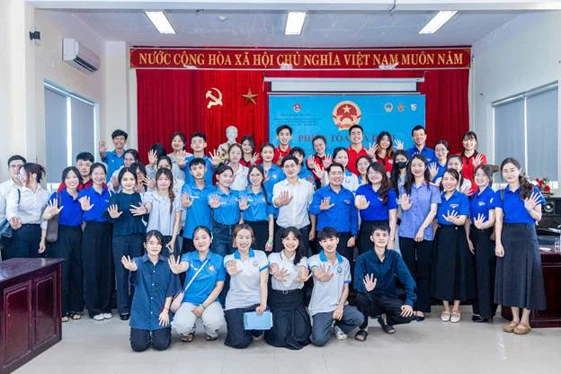 CHI ĐOÀN SỞ TƯ PHÁP THÀNH PHỐ HUẾ THAM GIA CHƯƠNG TRÌNH PHIÊN TÒA GIẢ ĐỊNH VÀ TUYÊN TRUYỀN PHÁP LUẬT VỀ PHÒNG, CHỐNG MA TÚY